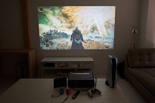 画像ギャラリー No.017のサムネイル画像 / 約1.5mで100インチ！ Xbox認定取得のViewSonic製短焦点プロジェクタ「X2-4K」は，デカい画面で遊びたいゲーマーに刺さる【PR】