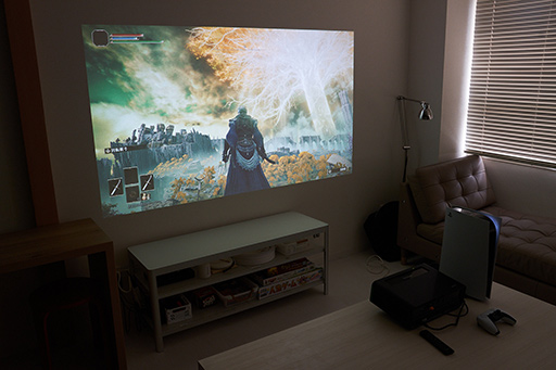 画像ギャラリー No.023のサムネイル画像 / 約1.5mで100インチ！ Xbox認定取得のViewSonic製短焦点プロジェクタ「X2-4K」は，デカい画面で遊びたいゲーマーに刺さる【PR】