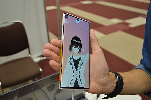 画像ギャラリー No.001のサムネイル画像 / ［CEDEC 2023］VTuberに触れる，からっぽの口で咀嚼を楽しむ，自分で自分を抱きしめる……五感に訴えるインタラクティブ展示の数々