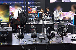 画像ギャラリー No.010のサムネイル画像 / ［TGS2023］ゲームのジャンルに合わせてヘッドセットを体験できるe☆イヤホンブースをレポート。「Crazy Raccoon」と開発したイヤフォンも展示