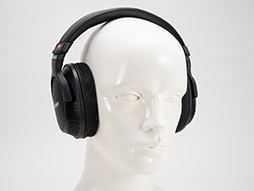 画像ギャラリー No.026のサムネイル画像 / 話題のソニー製モニターヘッドフォン「MDR-MV1」をゲームで使うとどうなるのか？　その実力を検証してみた［レビュー］
