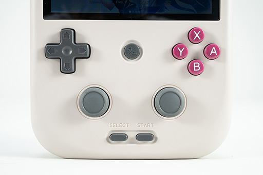 画像ギャラリー No.010のサムネイル画像 / ゲームボーイっぽいレトロゲーム特化のAndroidゲーム機「ANBERNIC RG405V」