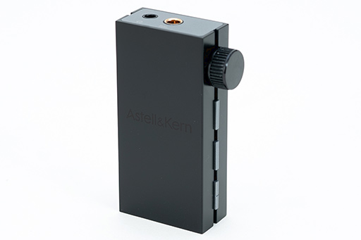 画像ギャラリー No.005のサムネイル画像 / PCやゲーム機,スマートフォンを1台で高音質にできるUSB DAC「AK HB1」。ゲームサウンドの高音質化にも役立つ逸品だ【PR】