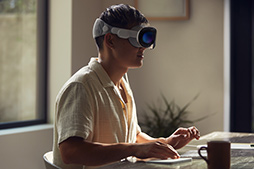 画像ギャラリー No.004のサムネイル画像 / AppleのXR HMD「Vision Pro」が6月28日に国内発売決定! ゲーム・エンタメ目線で見たときの価値は?