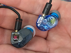 モニター志向のゲーマー向け高級イヤフォンをアユートが披露。USB Type-C接続で安価なゲーマー向けイヤフォンも登場［TGS2024］