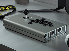 ユーザー独自のアーケードスティックを作れる製品「iO」が発売。ボタンやスティック，外装を選んで注文できる