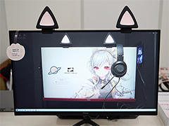 ディスプレイを飾る猫耳型アクセサリーを発見。かわいい見た目に対して制作のきっかけは真剣だった［TGS2025］
