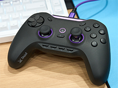 豊富な拡張ボタンを備えたPC向けゲームパッド「GENESIS」がAndGAMERブースで展示。今後発売予定の有機ELディスプレイも［TGS2025］