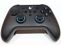 独自技術でBluetoothでも低遅延なGulikitの新作ゲームパッドに触れてきた。TGSで発表したTMRスティック搭載モデルも披露［TGS2025］