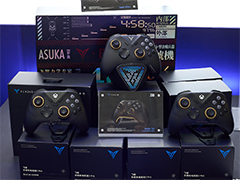 注目の新製品「VADER 5 PRO」やエヴァコラボのゲームパッドをFlydigiブースでチェックした［TGS2025］