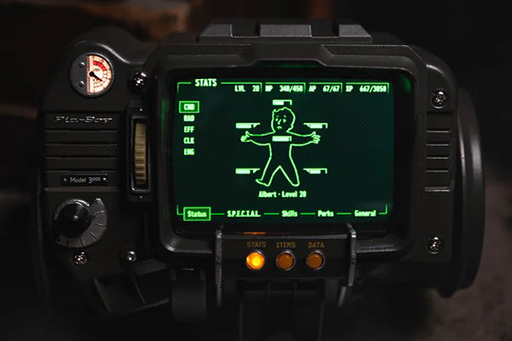 画像ギャラリー No.005のサムネイル画像 / 「Fallout」でおなじみの腕輪型情報端末を1/1で再現した「Pip-Boy 3000 レプリカ」が6月19日発売