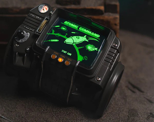 画像ギャラリー No.006のサムネイル画像 / 「Fallout」でおなじみの腕輪型情報端末を1/1で再現した「Pip-Boy 3000 レプリカ」が6月19日発売