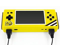 高橋名人並みの連射ができる？ 携帯ゲーム機風ファミコン互換機の「TAKAHASHI MEIJIN Ver.」が9月下旬発売
