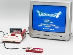 30年前の今日発売されたファミコン版「ドラゴンクエスト」を，当時生まれてもいない編集者がプレイ。竜王を倒す旅は驚きと戸惑いの連続だった