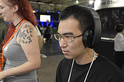 画像ギャラリー No.003のサムネイル画像 / ［TGS 2019］加速するのは目を閉じている時だけ。チキンレースを連想させるユニークなカーアクションゲーム「BRAVOON」を紹介