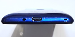 画像ギャラリー No.013のサムネイル画像 / ソフトバンクの夏スマホ,AQUOS PHONE Xx 206SHとARROWS A 202Fをじっくり触ってきた。ハイエンドモデル2機種の実力はいかに?