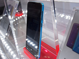 画像ギャラリー No.008のサムネイル画像 / FREETEL,Windows 10 Mobile搭載スマートフォン「KATANA」シリーズを発表。OSリリース後に最速での発売を目指す