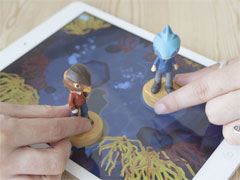［gamescom］子供と家族でプレイ。フィギュアを使って操作するタブレットゲーム「ONiRi Island」とは