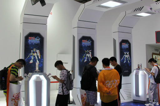 画像ギャラリー No.002のサムネイル画像 / ［CJ2017］タイマン仕様のスマホ版「エクバ」か？ 「機動戦士ガンダム エクストリームバーサス」シリーズと思われるスマホアプリがプレイアブル出展