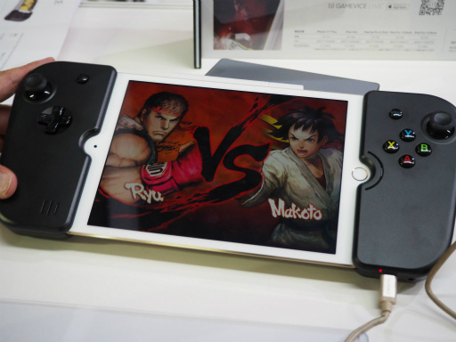 画像ギャラリー No.002のサムネイル画像 / ［TGS 2017］端末に付けるだけ。1万円以上の値段は伊達じゃない「GAMEVICE」のスマホ向けコントローラパッドを見てきた