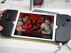 ［TGS 2017］端末に付けるだけ。1万円以上の値段は伊達じゃない「GAMEVICE」のスマホ向けコントローラパッドを見てきた