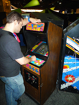 画像ギャラリー No.014のサムネイル画像 / 今年もE3に「Videogame History Museum」が出展。レトロなアーケードゲーム筐体や家庭用ゲーム機がズラリ勢揃い