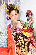 画像ギャラリー No.324のサムネイル画像 / ［TGS 2013］麗しの東京ゲームショウ2013コンパニオン写真集Part2を掲載。今度は900枚超の写真で綴る特盛版，2週間限定で「ZIPでくれ」にも対応