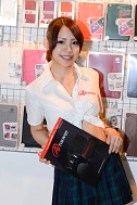 画像ギャラリー No.331のサムネイル画像 / ［TGS 2013］麗しの東京ゲームショウ2013コンパニオン写真集Part2を掲載。今度は900枚超の写真で綴る特盛版，2週間限定で「ZIPでくれ」にも対応