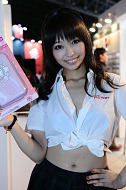 画像ギャラリー No.501のサムネイル画像 / ［TGS 2013］麗しの東京ゲームショウ2013コンパニオン写真集Part2を掲載。今度は900枚超の写真で綴る特盛版，2週間限定で「ZIPでくれ」にも対応