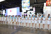 画像ギャラリー No.924のサムネイル画像 / ［TGS 2013］麗しの東京ゲームショウ2013コンパニオン写真集Part2を掲載。今度は900枚超の写真で綴る特盛版，2週間限定で「ZIPでくれ」にも対応