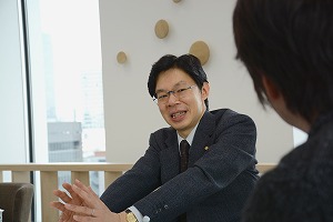 画像ギャラリー No.025のサムネイル画像 / 電王戦は,21世紀を生きる人類を映し出す鏡なのかも――将棋棋士・谷川浩司氏がゲストの「ゲーマーはもっと経営者を目指すべき!」第16回