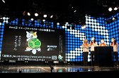 画像ギャラリー No.017のサムネイル画像 / 「ニコニコ超会議3」の出展企業による「仁義なきプレゼンバトル」の頂上決戦が開催。ゲーム企業も参戦した会場の模様をレポート