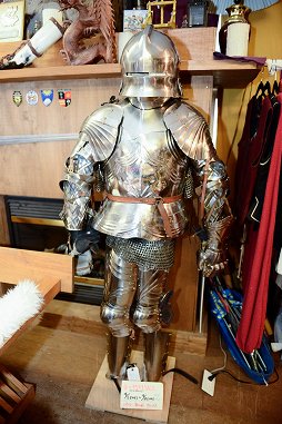 画像ギャラリー No.012のサムネイル画像 / 「DARK SOULS II」の剣術指導をしたジェイ・ノイズ氏に「騎士道剣術」を教えてもらった。中世文化を伝えるティンタジェルの門を叩く