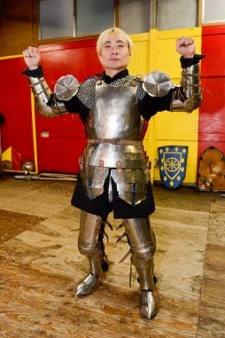 画像ギャラリー No.029のサムネイル画像 / 「DARK SOULS II」の剣術指導をしたジェイ・ノイズ氏に「騎士道剣術」を教えてもらった。中世文化を伝えるティンタジェルの門を叩く