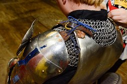画像ギャラリー No.034のサムネイル画像 / 「DARK SOULS II」の剣術指導をしたジェイ・ノイズ氏に「騎士道剣術」を教えてもらった。中世文化を伝えるティンタジェルの門を叩く