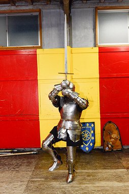 画像ギャラリー No.038のサムネイル画像 / 「DARK SOULS II」の剣術指導をしたジェイ・ノイズ氏に「騎士道剣術」を教えてもらった。中世文化を伝えるティンタジェルの門を叩く