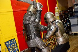 画像ギャラリー No.055のサムネイル画像 / 「DARK SOULS II」の剣術指導をしたジェイ・ノイズ氏に「騎士道剣術」を教えてもらった。中世文化を伝えるティンタジェルの門を叩く