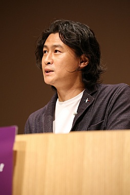画像ギャラリー No.004のサムネイル画像 / ［CEDEC 2014］冲方 丁氏の基調講演「物語の力」。物語の正体と，これまでの歴史，そしてこれから