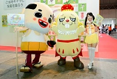 画像ギャラリー No.495のサムネイル画像 / ［TGS 2014］どーんと620枚，コンパニオンさんの艶姿を今年もZIPで固めてうｐしてみた。東京ゲームショウ2014コンパニオン写真集公開
