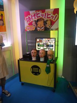 画像ギャラリー No.001のサムネイル画像 / ［TGS 2014］ハゲ頭をバーコードリーダーでスキャン，エプロンを着けてお遊戯，ネズミに乗って大冒険……神奈川工科大学ブースレポート＆インタビュー