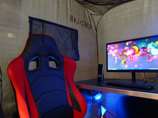 画像ギャラリー No.009のサムネイル画像 / ［TGS 2014］家族や上司の視線を気にせず“ぼっち”になれる，究極の一人空間「ぼっちてんと」を物販ブースで取材してきた