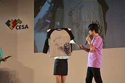 画像ギャラリー No.004のサムネイル画像 / ［TGS 2015］「イナウサ」の妖怪メダルや田中将大選手のサインボールなど，数々のレアアイテムが出品されたチャリティオークションをレポート