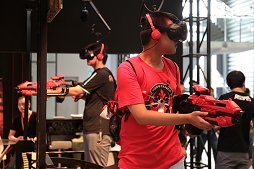 画像ギャラリー No.004のサムネイル画像 / ［CJ2016］中国最大のゲームショウ「ChinaJoy 2016」開幕。VRの波は中国を席巻するか