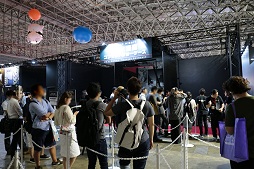 画像ギャラリー No.001のサムネイル画像 / ［TGS 2016］マンガ世界をVR化する「プロジェクトHikari」とは？　スクエニが挑戦する向こう側の世界に行く方法