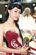 画像ギャラリー No.076のサムネイル画像 / ［TGS 2016］コンパニオン写真集第1弾掲載！　TGSを彩る美女を堪能あれ。もちろん「ZIPでくれ」にも対応