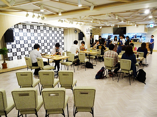 画像ギャラリー No.001のサムネイル画像 / ゲーム観戦の面白さを発信する「Theater Cafe ＆ Dinning “STORIA”」のオープニングイベントをレポート