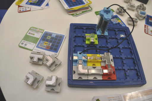 画像ギャラリー No.002のサムネイル画像 / ［SPIEL’16］電気回路やプログラミングの基礎をゲームで学ぶ。理系シリアスボードゲームをプレイしてみた