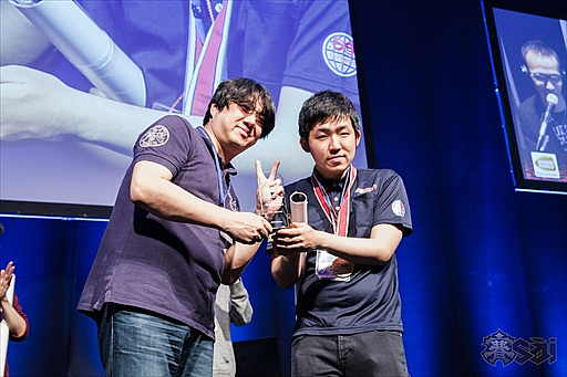 画像ギャラリー No.003のサムネイル画像 / 写真で振り返るEVO Japanプレ大会「賽[sài]」の2日間。メインタイトルの優勝者インタビューも掲載