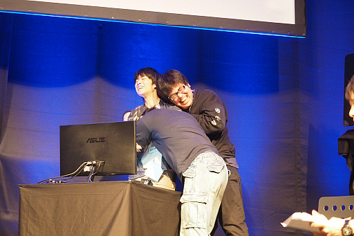 画像ギャラリー No.018のサムネイル画像 / 写真で振り返るEVO Japanプレ大会「賽[sài]」の2日間。メインタイトルの優勝者インタビューも掲載