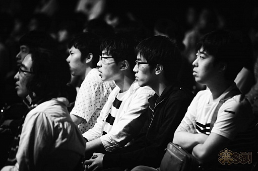 画像ギャラリー No.034のサムネイル画像 / 写真で振り返るEVO Japanプレ大会「賽[sài]」の2日間。メインタイトルの優勝者インタビューも掲載